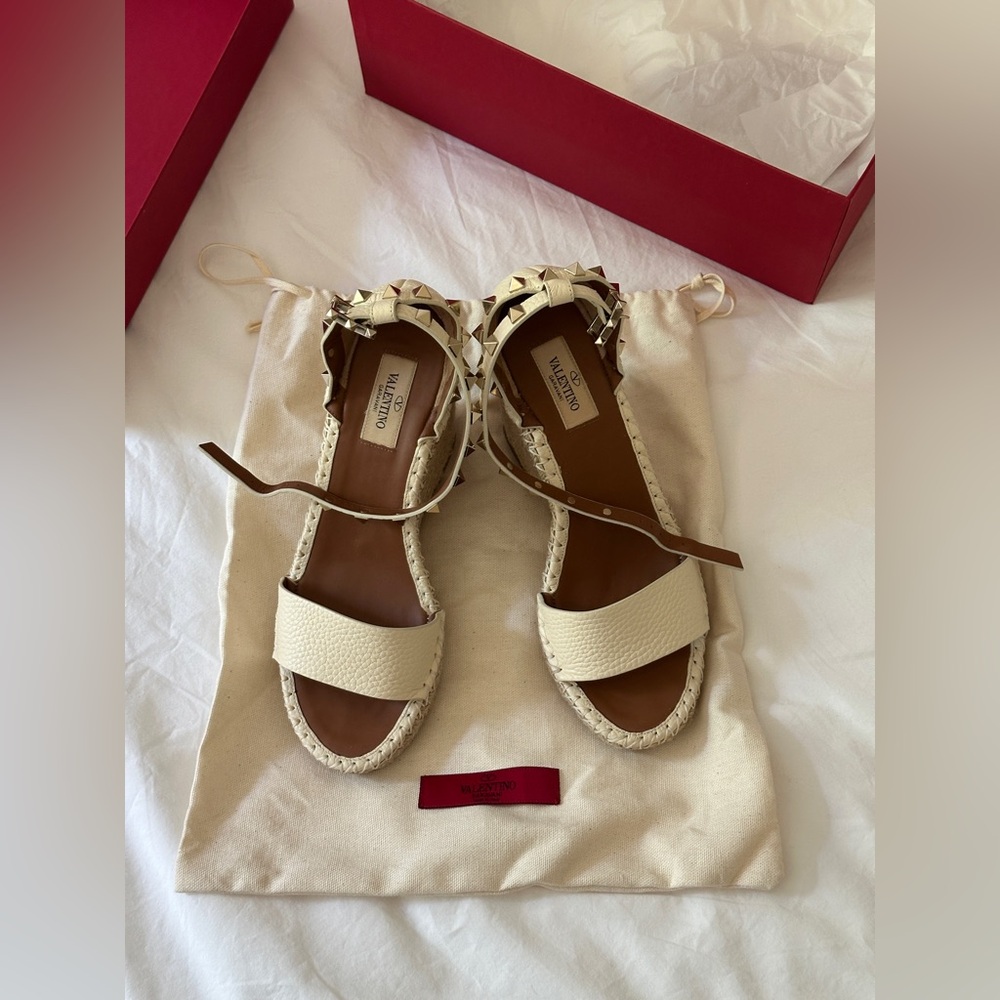 Like New Valentino Rockstud Espadrille Wedges 38